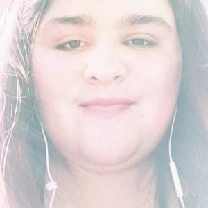 Meet your Posher, Alexia